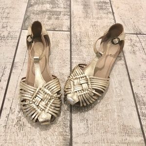 Gold huarache sandals - size 7 1/2